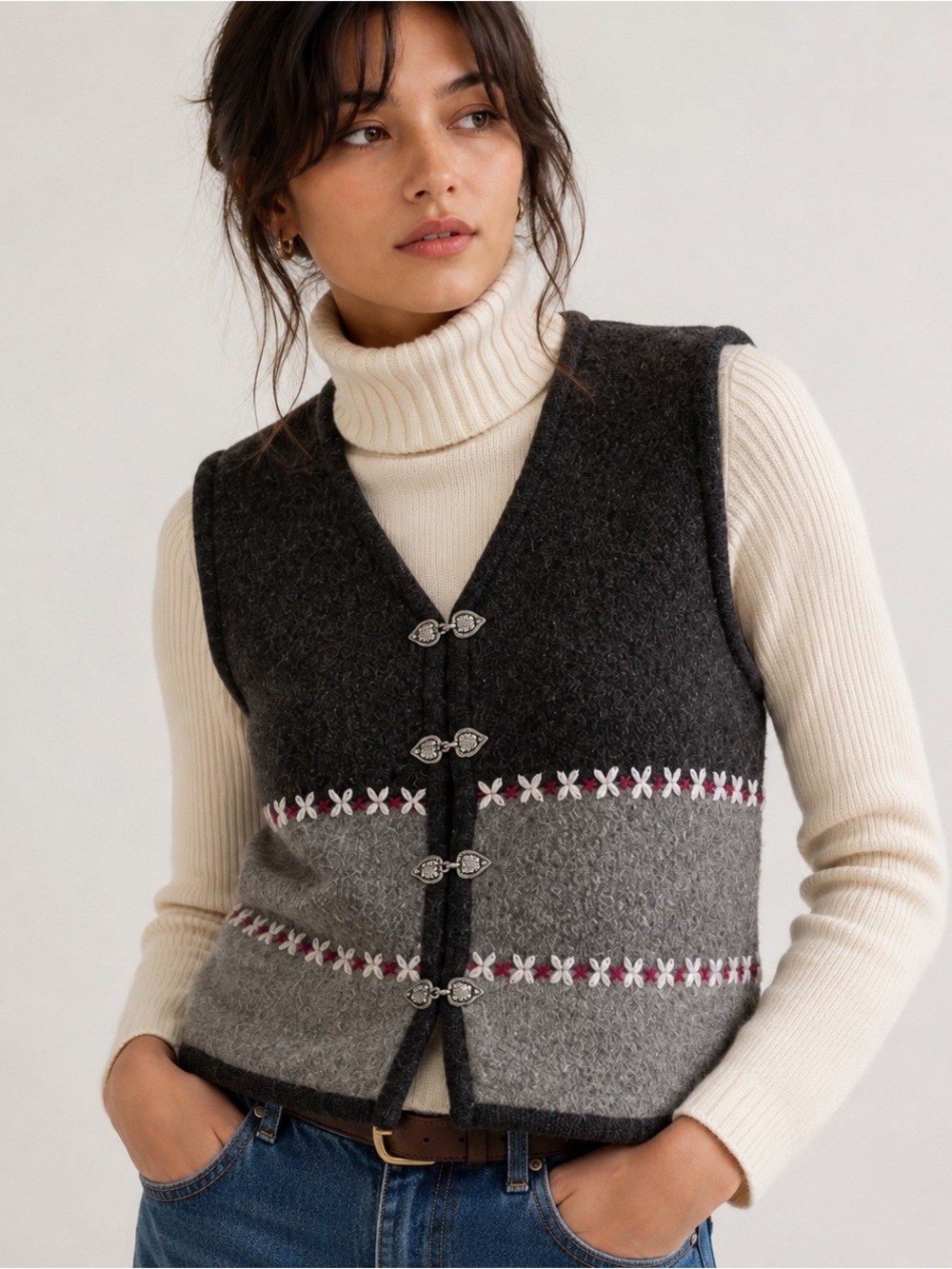 Woolrich Women’s 100% Wool Alpine Vest Grey Embroidered Size M